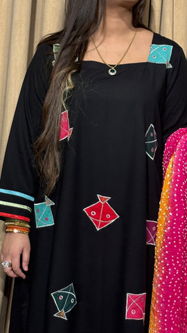 BLACK PARI
